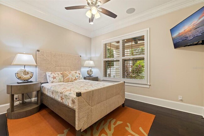 Building Photo - 310 8th Ave N