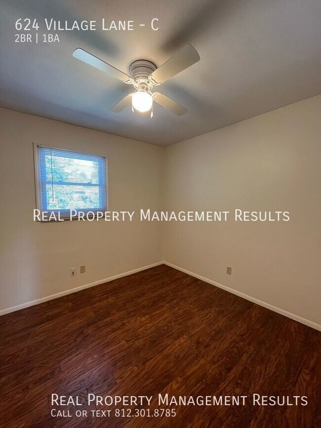 Building Photo - 624 Village Ln