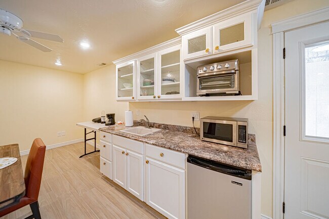 Building Photo - 3660.5 Merlin Dr