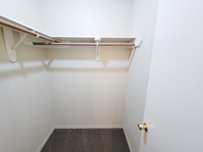 Building Photo - 10059 Emerald Creek Dr