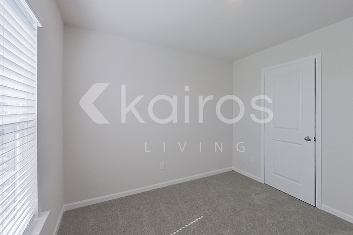 Building Photo - 2495 Banyon Cir