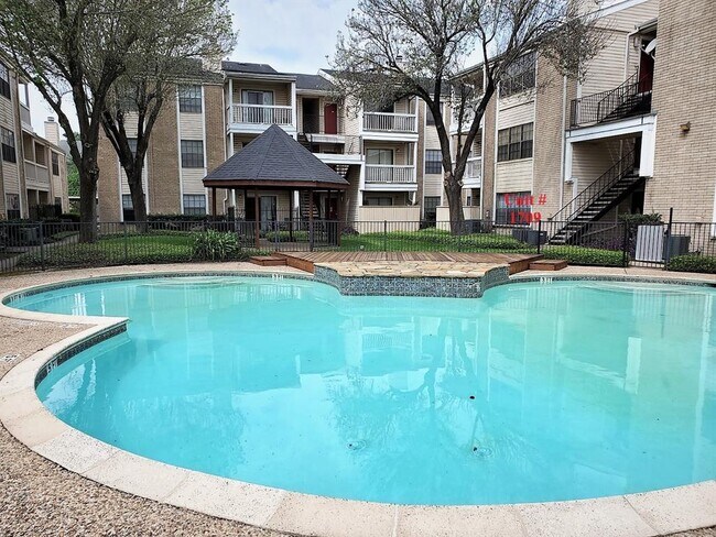 Building Photo - 2750 Holly Hall St