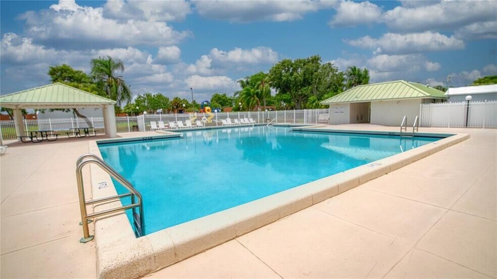 Building Photo - 11101 SW 15th Manor