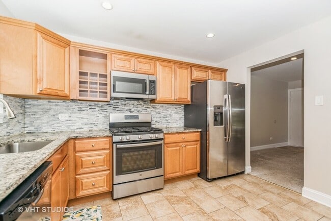 Building Photo - 9119 Lincoln Ct