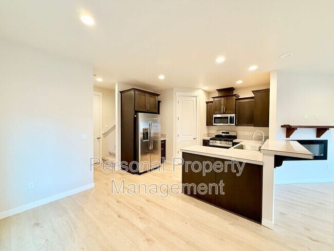 Building Photo - 18010 NE 47th Ave