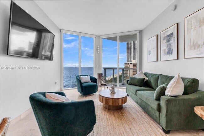 Building Photo - 6515 Collins Ave