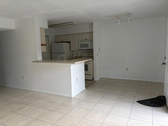 Building Photo - 1218 Bermuda Lakes Ln