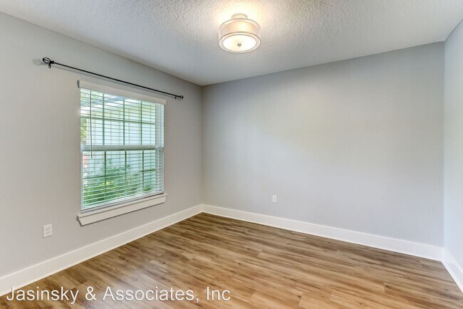 Building Photo - 3 br, 2 bath House - 321 S. 14th St