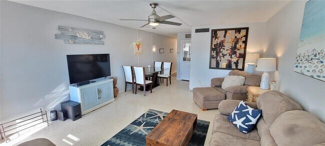 Building Photo - 6161 Gulf Winds Dr