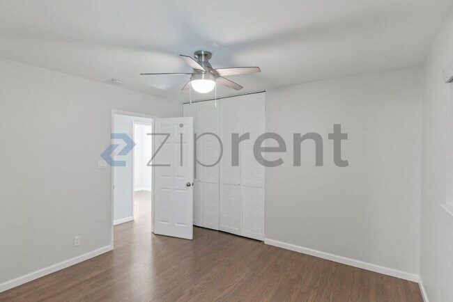 Building Photo - 6258 Castillon Dr