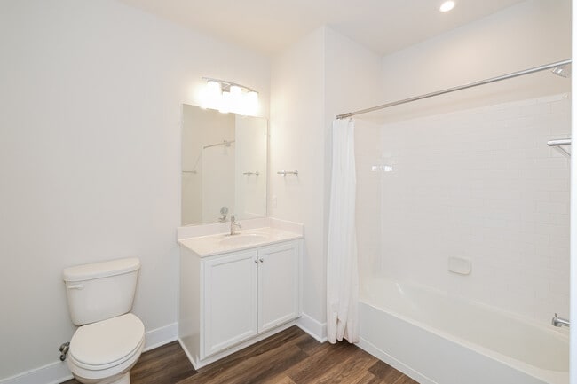 Building Photo - 102 St Ives Pl