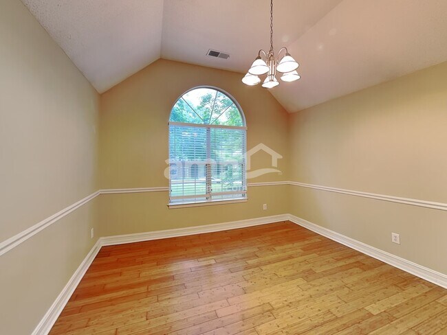 Building Photo - 68 Barrington Farms Pky