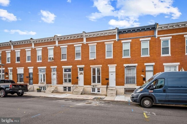 Building Photo - 1605 Darley Ave