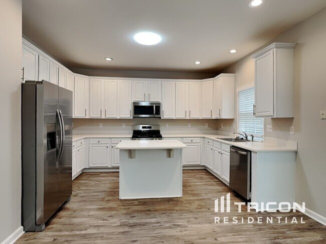 Building Photo - 716 Parkside Dr