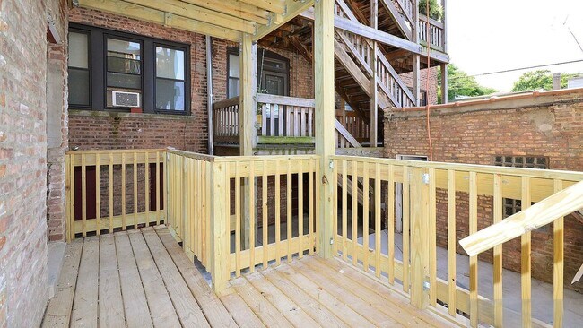 Building Photo - 4906 N Rockwell St