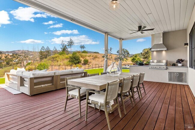 Building Photo - 987 Mark West Springs Rd