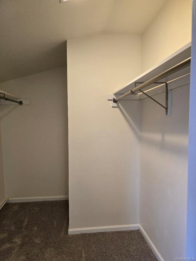 Building Photo - 144 Pine St