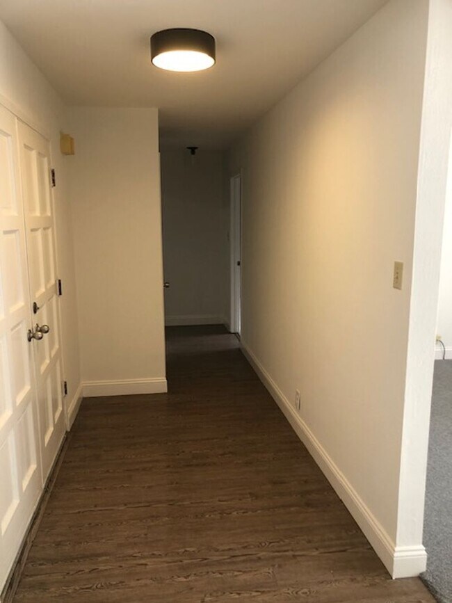 Building Photo - 5800 San Juan Way