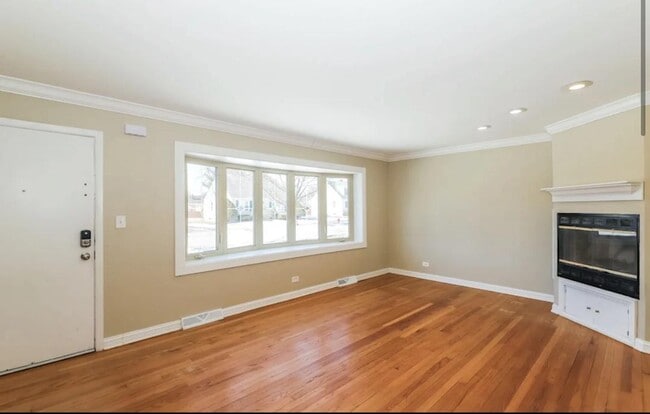 Building Photo - 521 N Douglas Ave