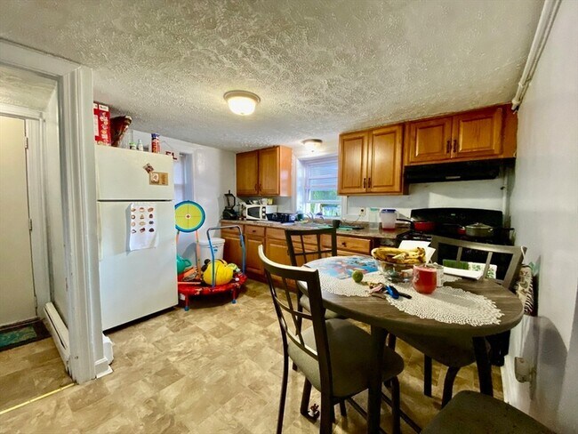 Building Photo - 530 Beach St