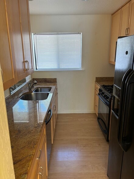 Building Photo - 504 Dogwood Dr