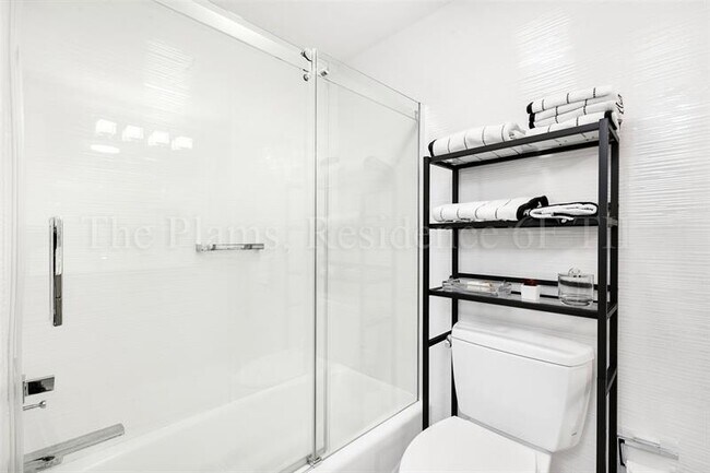 Building Photo - 2110 N Ocean Blvd