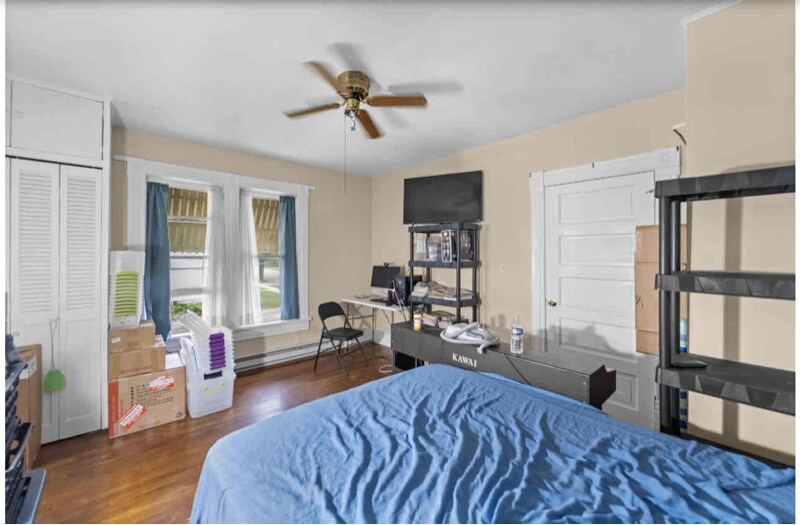 Building Photo - 164 S Washington St