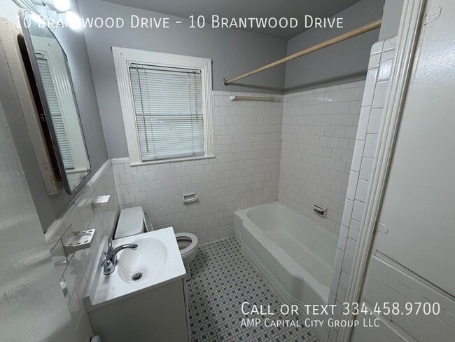 Building Photo - 10 Brantwood Dr