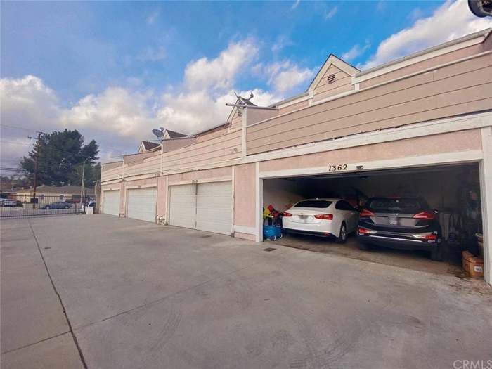 Building Photo - 1362 W Orange Grove Ave