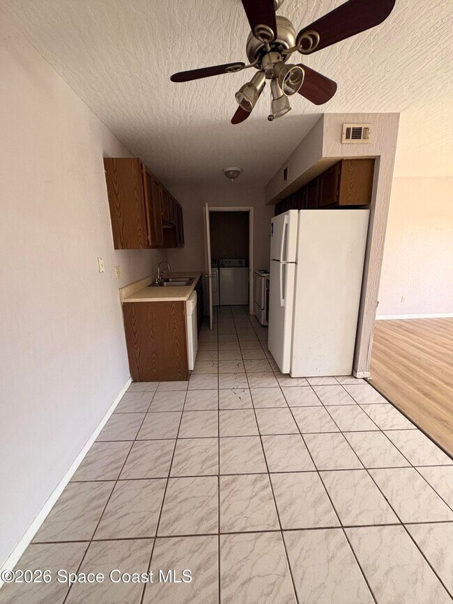 Building Photo - 2101 Forest Knoll Dr NE