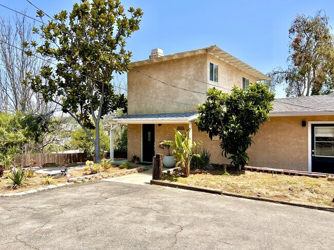 Building Photo - 11935 Sapota Dr