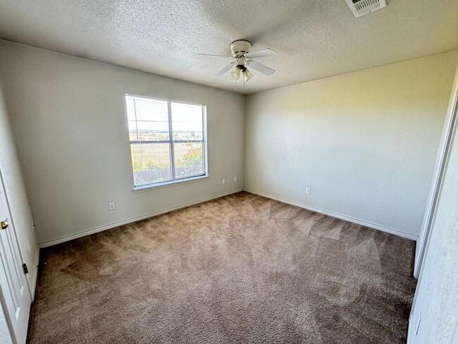 Building Photo - 360 Virtual Tour Available