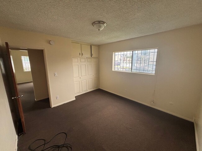 Building Photo - 8866 Wall St