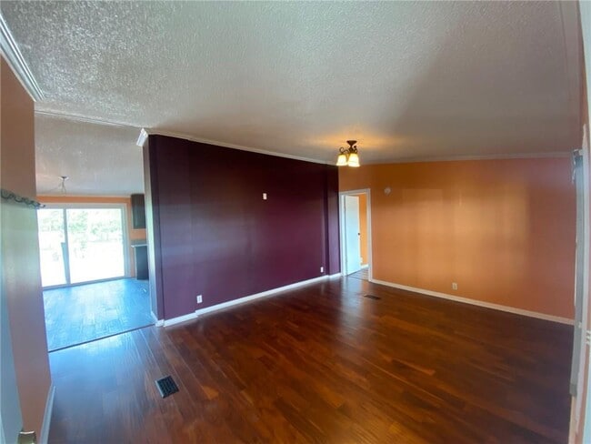 Building Photo - 680 Grant Harris Rd