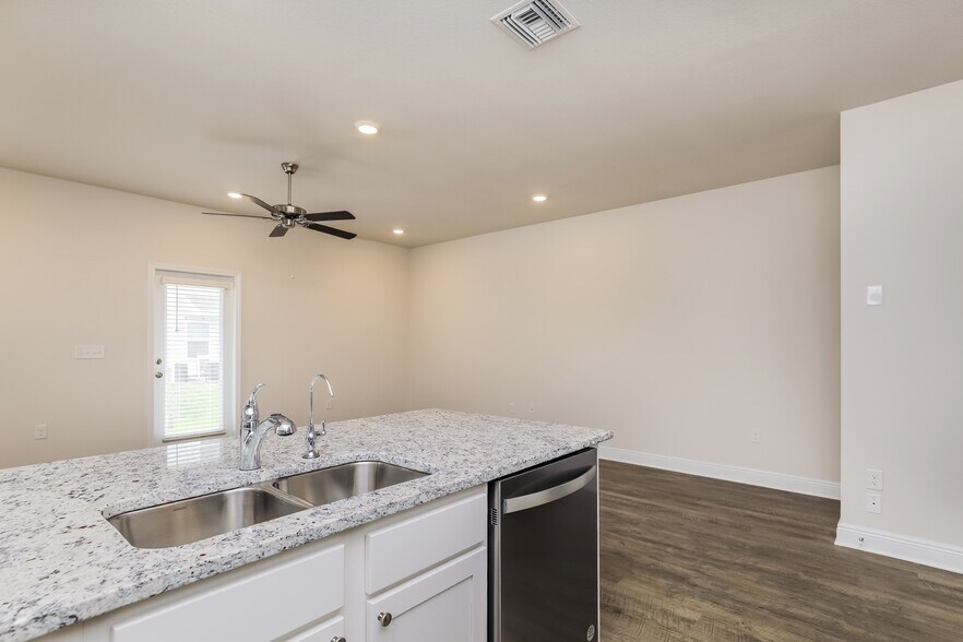 Building Photo - 1660 Caleigh Ct