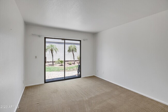 Building Photo - 6305 N 30th Ct