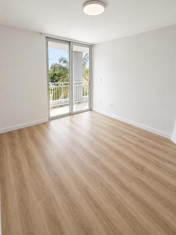 Building Photo - 7832 Collins Ave