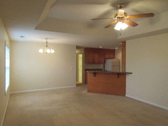 Building Photo - Landmark Pointe