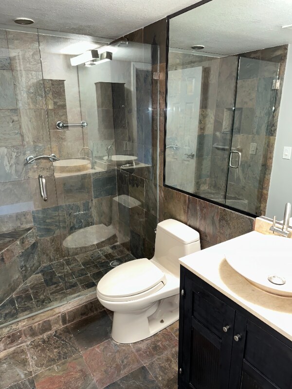 Building Photo - 833 NE 18th Ct