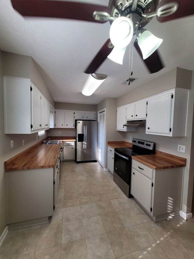 Building Photo - Callaway 3 bedroom 2 bath home with 2 car ...