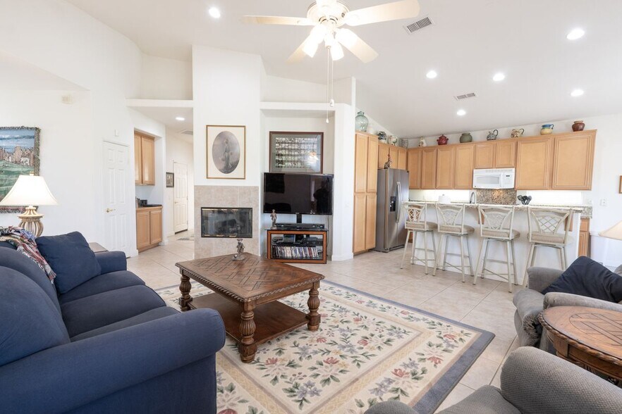 Building Photo - 45138 Banff Springs St