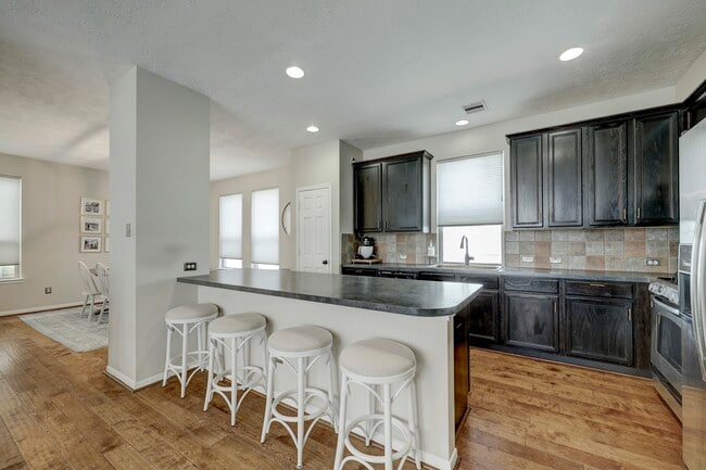 Building Photo - 3323 Masters Point Dr