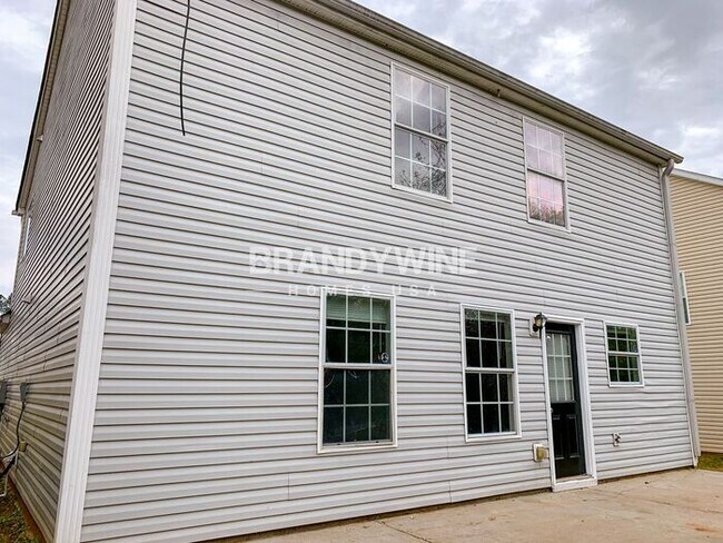 Building Photo - Captivating 4BR! A remarkable find