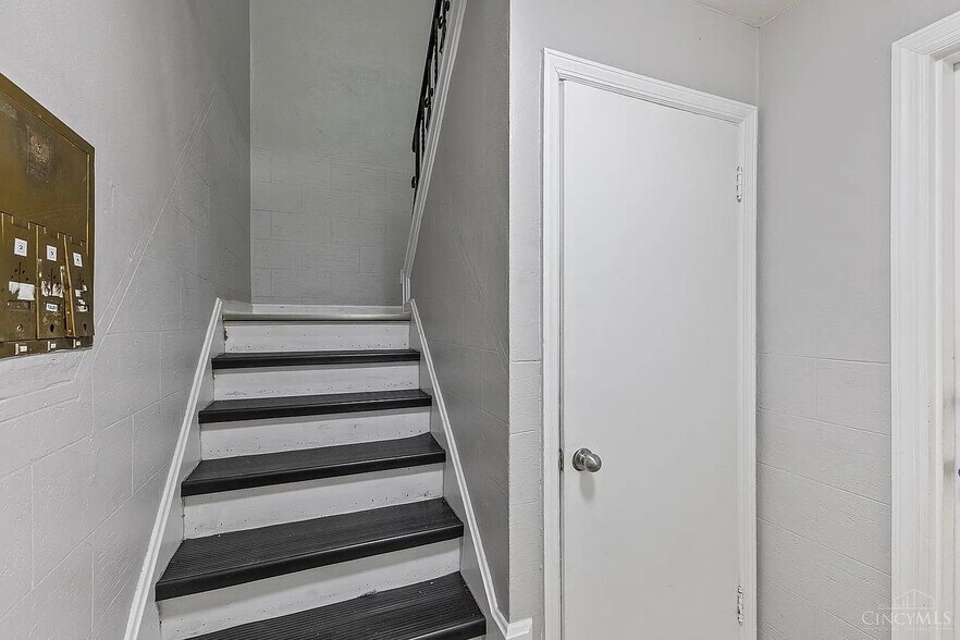 Building Photo - 6317 Girard Ave