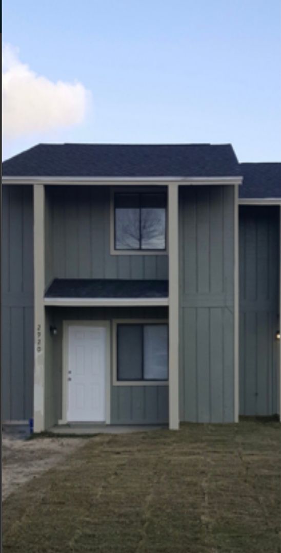 Primary Photo - COMPLETELY UPDATED 2 Bedroom 1.5 bath town...