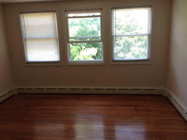 Building Photo - 20 Cedar St