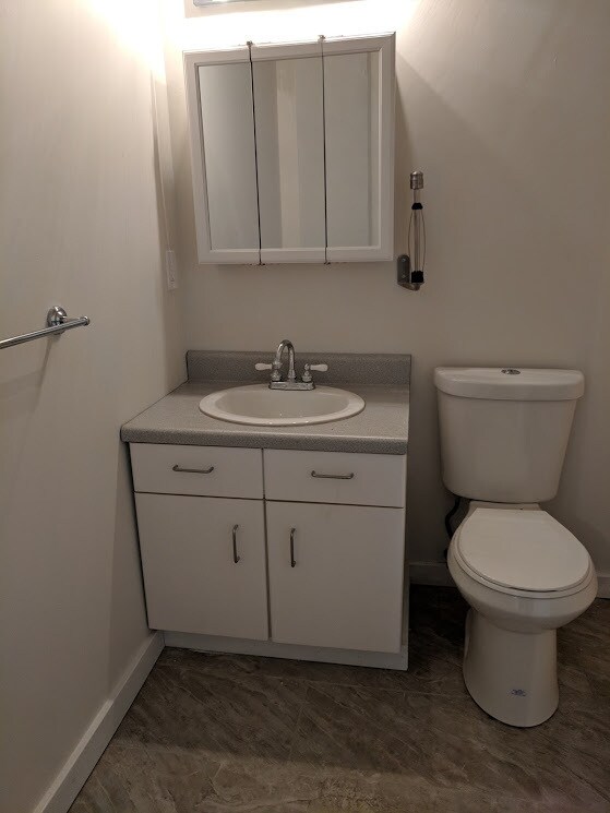 Building Photo - 5850 Centre Ave