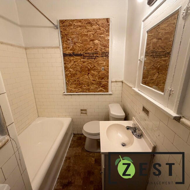 Building Photo - 4336-4338 Buena Vista St