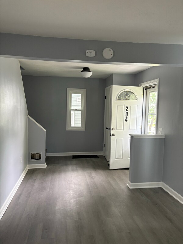 Building Photo - 204 Mariposa St