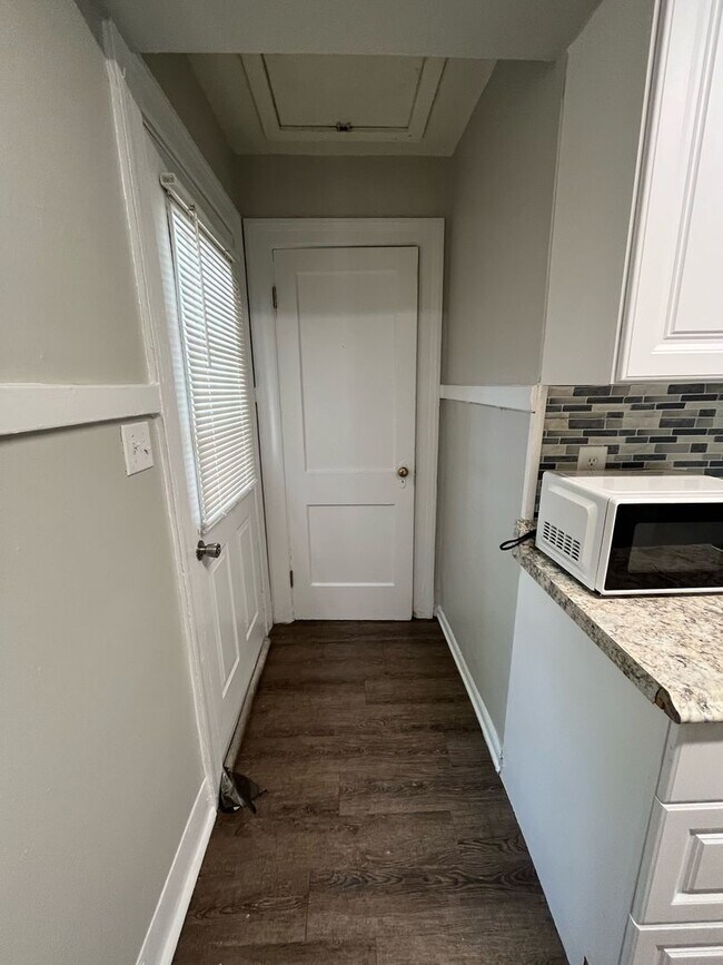 Building Photo - Located off of Victory Drive!! 2 Units Ava...